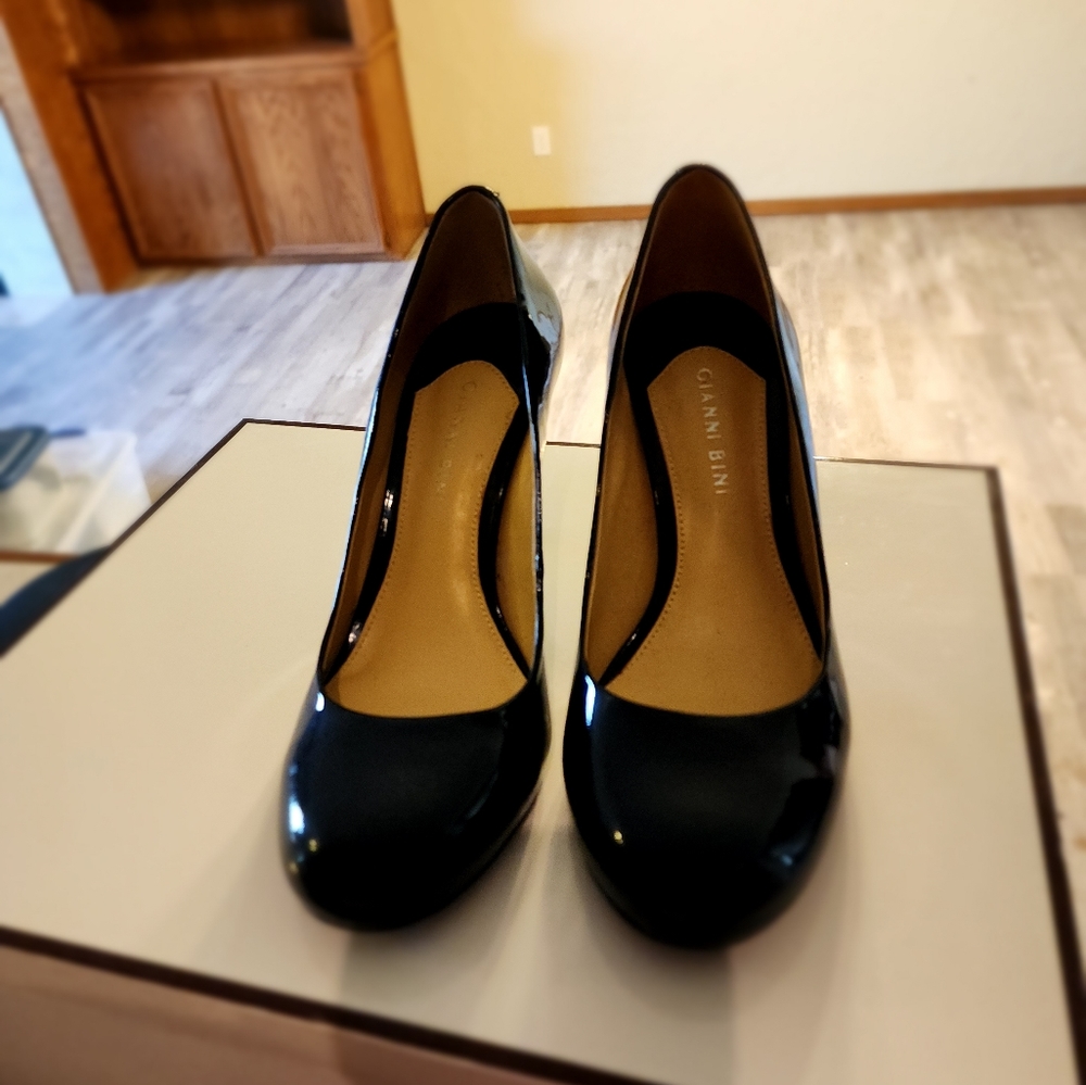 Gianni Bini sz9M dark navy patent 3" heels